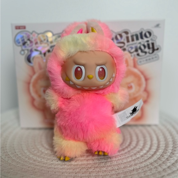 POP MART Accessories - THE MONSTERS - Big Into Energy Labubu Vinyl Plush Pendant LOYALTY (Pink/Yellow)